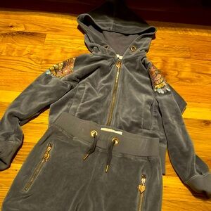 The cutest Valore light sweatsuit